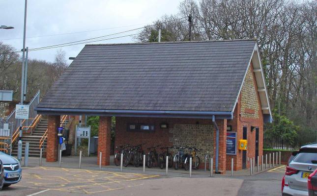 Effingham Junction Station